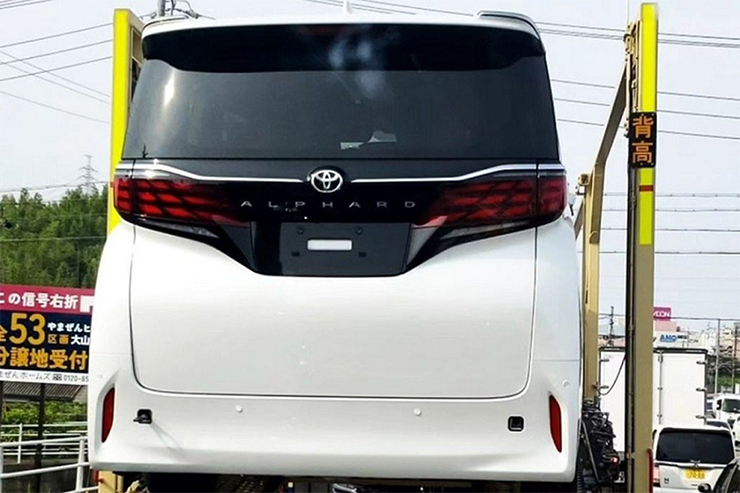 Toyota Alphard thế thế hệ mới lộ diện trước ngày ra mắt - 2
