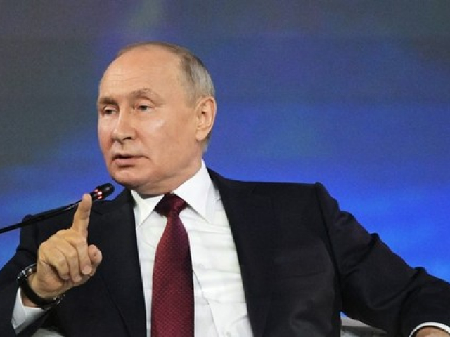 Tổng thống Putin: Nga triển khai hạt nhân ở Belarus để ‘răn đe’