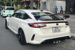 Đây là chiếc Honda Civic Type R 2023 đầu tiên ra biển số tại Việt Nam