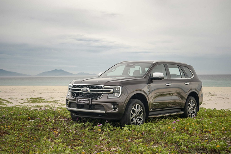 Giá xe Ford Everest niêm yết và lăn bánh tháng 6/2023 - 3