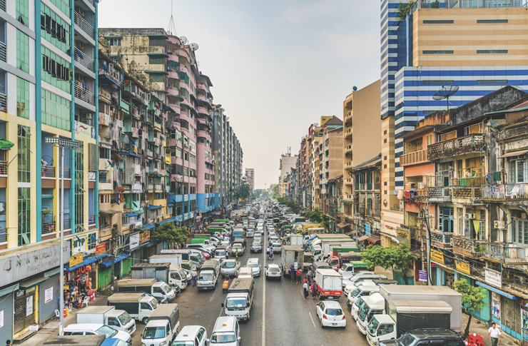 Nếu&nbsp;bị phát hiện đi xe máy tại các khu vực không được phép ở&nbsp;Yangon, nếu đó là xe máy được đăng ký hợp pháp, sẽ phải nộp phạt 51.500 kyat. Còn nếu đi xe máy bất hợp pháp sẽ bị tịch thu.
