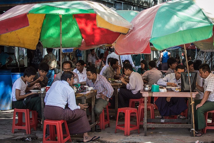 Myanmar&nbsp;từng có bình quân tổng sản phẩm quốc nội (GDP) trên đầu người cao hơn Trung Quốc 10%.
