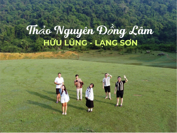 Nhóm bạn khám phá thảo nguyên Đồng Lâm.