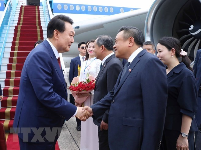 Tổng thống Hàn Quốc và phu nhân đến Hà Nội, bắt đầu thăm chính thức Việt Nam - 3