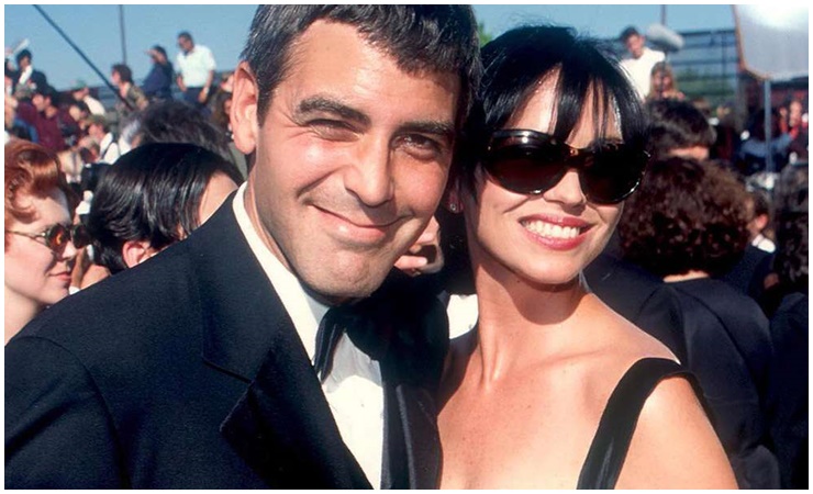 George Clooney từng qua lại với người mẫu kiêm diễn viên Karen Duffy.
