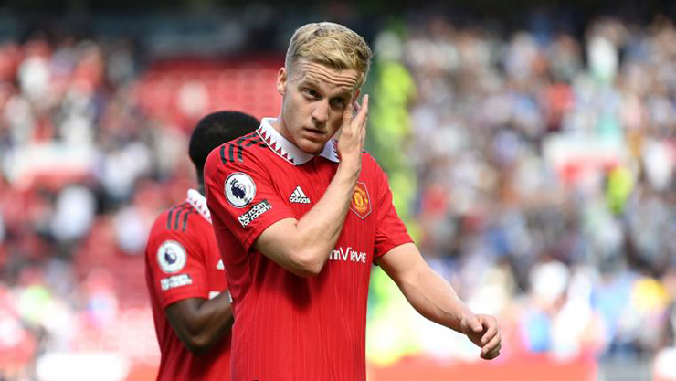 MU xúi giục Kane "nổi loạn" ở Tottenham, Mourinho muốn chiêu mộ Van de Beek - 2