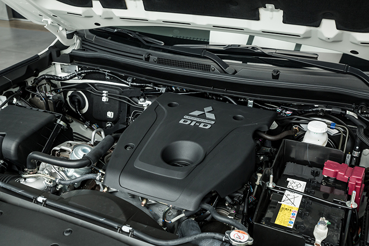 Giá xe Mitsubishi Pajero Sport tháng 6/2023, hỗ trợ 100% LPTB - 11