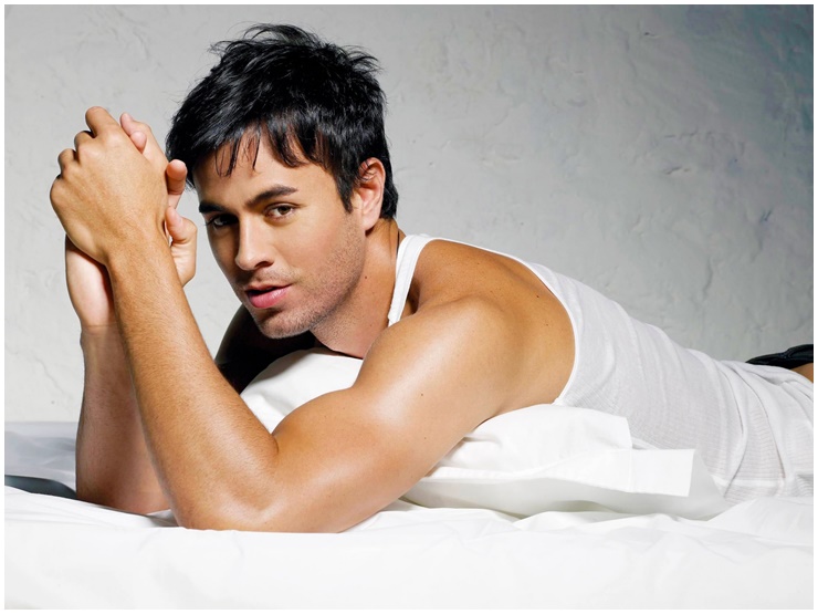 Enrique Iglesias từng là nam ca sĩ hấp dẫn nhất hành tinh.