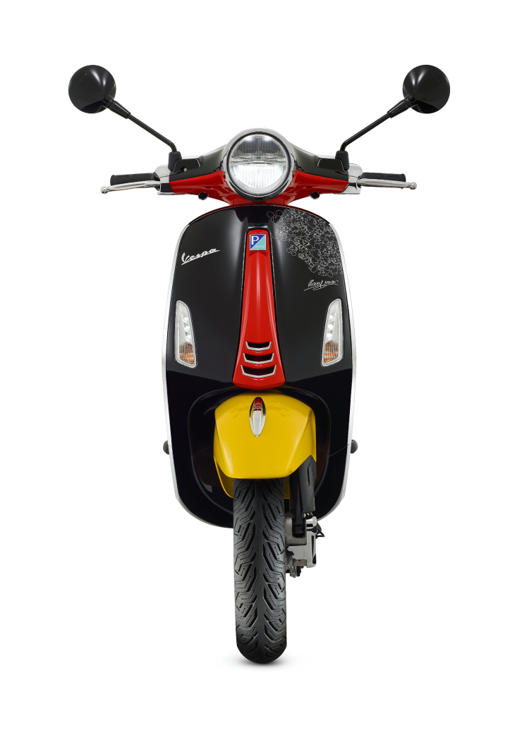 Vespa Disney Mickey Mouse ra mắt, sự kết hợp đầy bất ngờ - 3