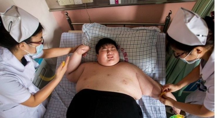 Sợ chết, cậu bé 14 tuổi nặng 180kg khóc xin bác sĩ giúp giảm cân, kết cục năm 21 tuổi khiến mọi người thở dài - 6