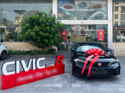 Tin tức ô tô - Honda Civic Type R màu đen đầu tiên xuất hiện tại Hà Nội