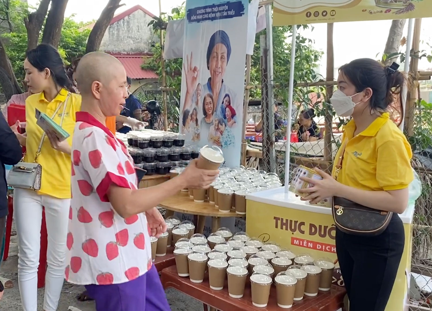 Nutri Fucoidan dành tặng 150 suất quà hàng tuần cho bệnh nhân K Tân Triều - 6