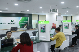 Tăng loạt phí dịch vụ từ 1/7, Vietcombank đang kinh doanh ra sao?