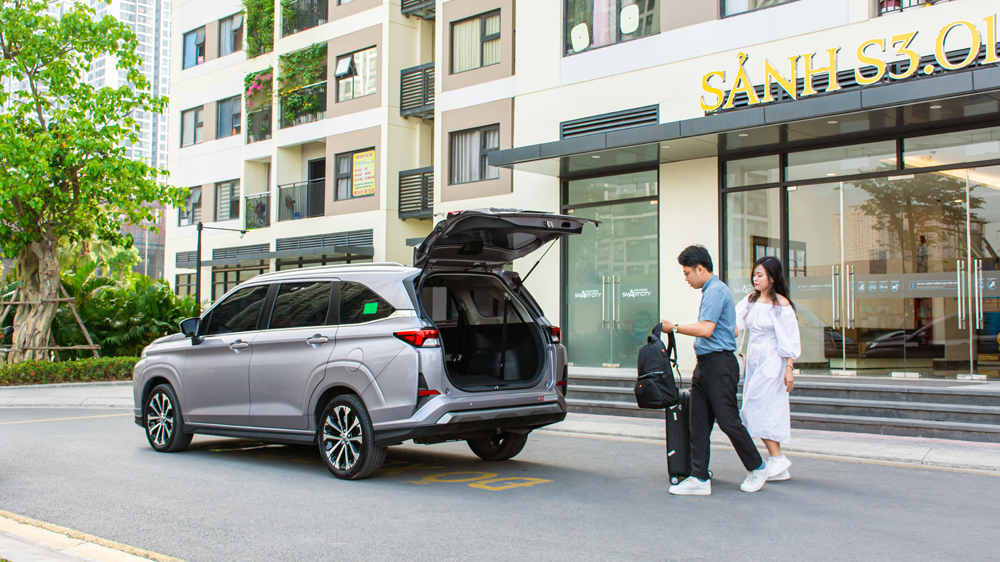 Toyota Veloz – chiếc MPV thực dụng gắn kết gia đình trẻ - 2