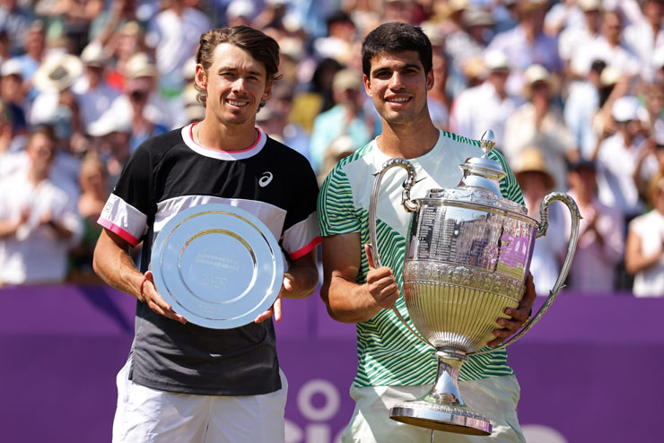 Carlos Alcaraz đánh bại De Minaur để vô địch ở Queen's Club Championships