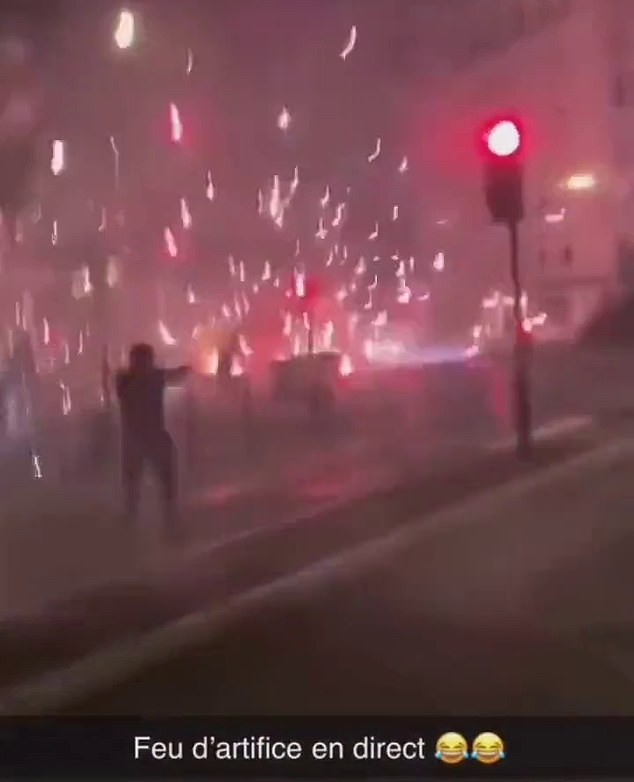 Pháp: Thiếu niên bị bắn chết, người biểu tình mang pháo hoa bắn cảnh sát - 3