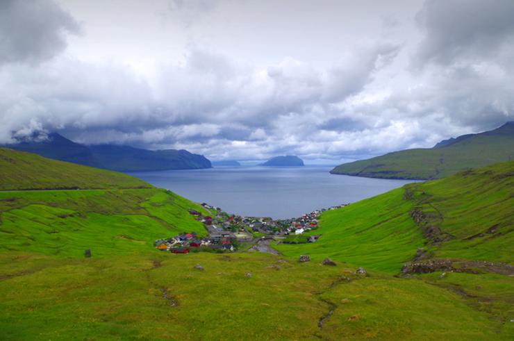 Kvivik là một ngôi làng nhỏ nằm ở quần đảo Faroe, nổi tiếng với các ngôi nhà gỗ truyền thống và cảnh quan đồi núi.
