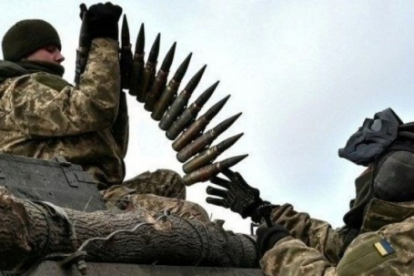 Ukraine hết “khát đạn dược”, bắt đầu tăng chi viện cho các đơn vị ở tiền tuyến?