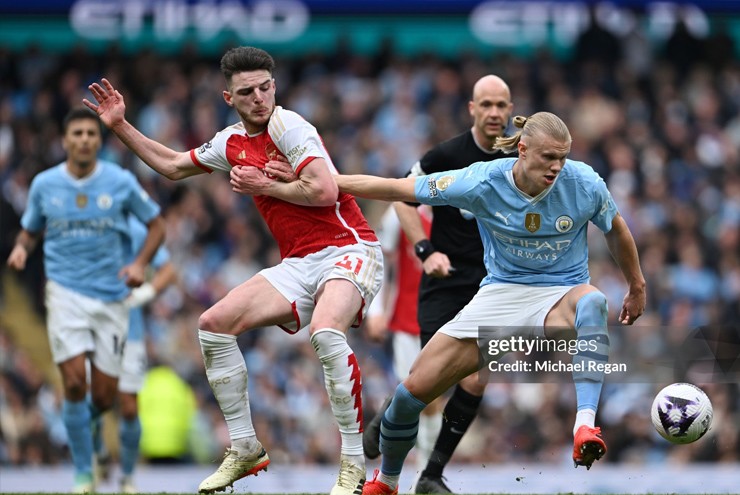 Ngay sau trận hòa Arsenal mới đây, Man City sẽ tiếp tục phải thi đấu với mật độ trận đấu dày đặc