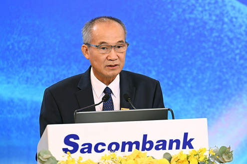 Sacombank bác bỏ thông tin ông Dương Công Minh bị cấm xuất cảnh