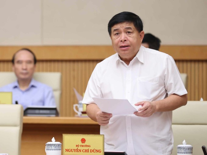 Bộ trưởng Kế hoạch & Đầu tư Nguyễn Chí Dũng phát biểu tại phiên họp Chính phủ, sáng 3/4. Ảnh: VGP