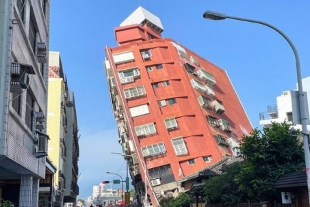 Cảnh tan hoang sau trận động đất mạnh nhất trong 25 năm ở Đài Loan