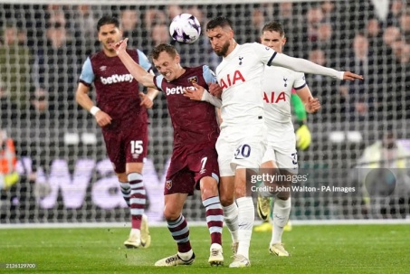 Hấp dẫn bảng xếp hạng Ngoại hạng Anh: Tottenham tự làm khó, MU đón tin vui