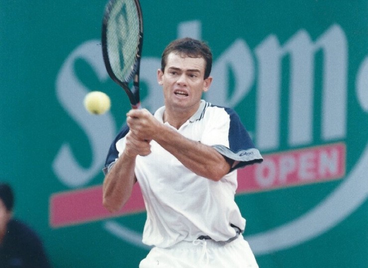 Queens Championship 1999: Byron Black thắng FedEx 6-3, 6-0