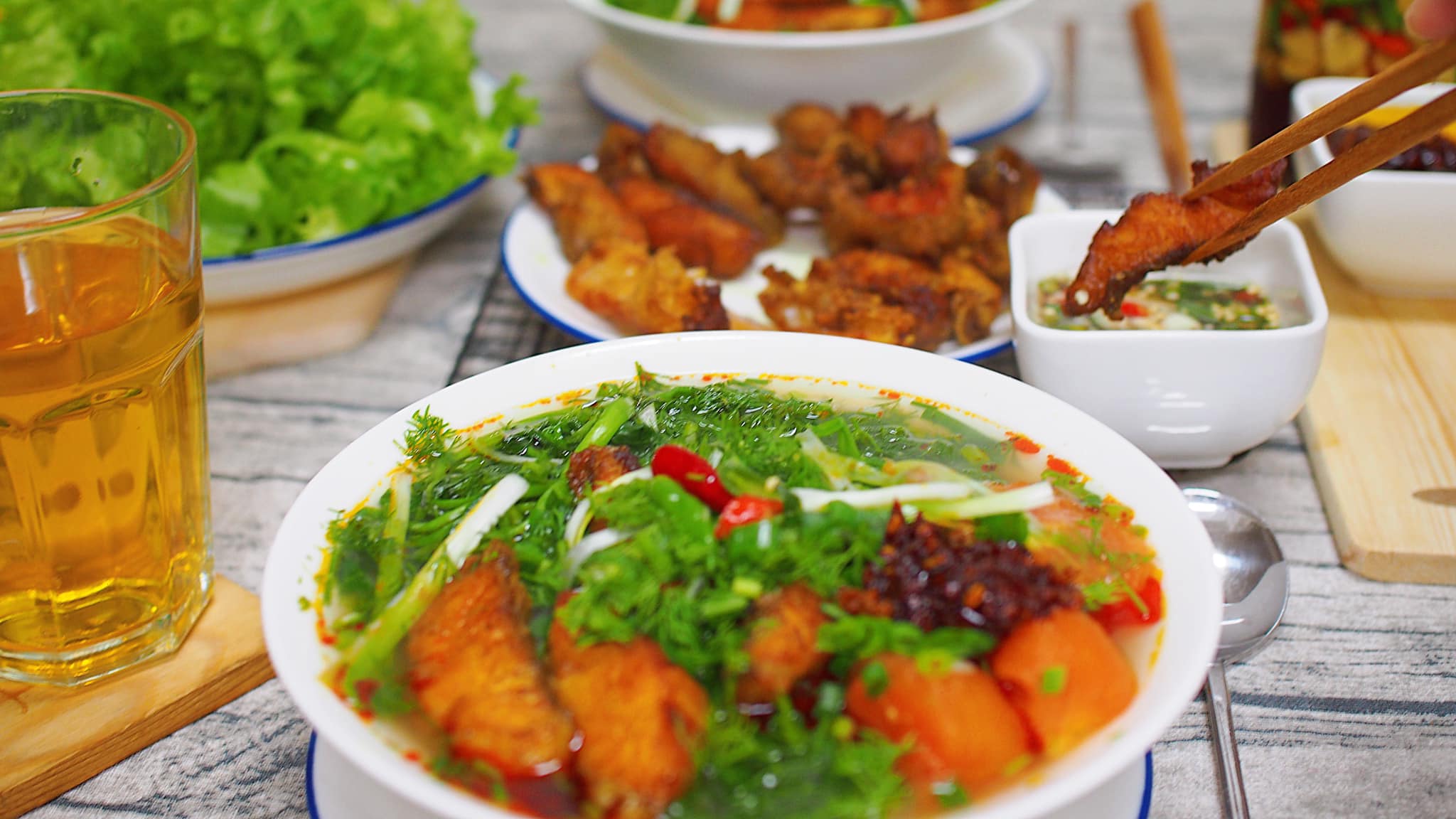 Cách nấu bún cá Hà Nội ngon chuẩn vị của mẹ Việt ở Nhật - 6