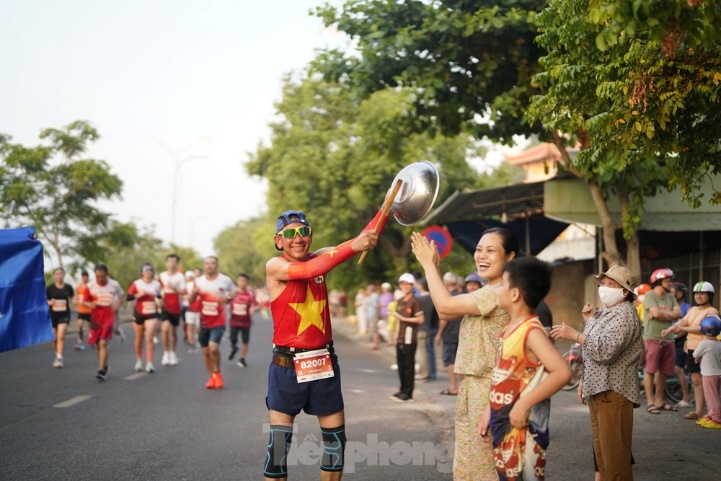 Sự nhiệt tình của người dân Phú Yên tạo ấn tượng đẹp trong lòng người tham dự. Nguồn: Tiền Phong