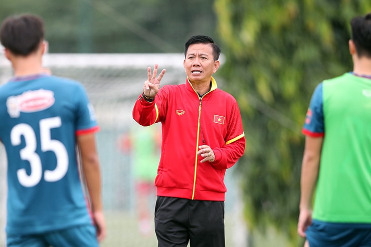 HLV Hoàng Anh Tuấn và học trò ở U23 Việt Nam đặt mục tiêu vượt qua vòng bảng U23 châu Á.