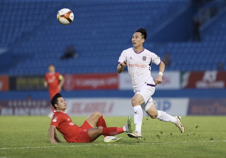 Trực tiếp bóng đá Bình Dương - Thể Công Viettel: Căng thẳng cuối trận (V-League) (Hết giờ) - 4