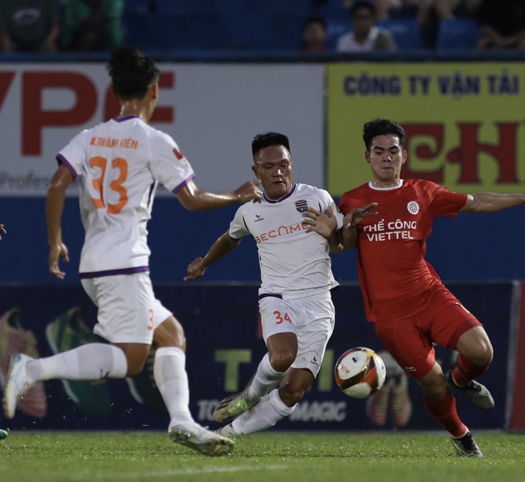 Trực tiếp bóng đá Bình Dương - Thể Công Viettel: Căng thẳng cuối trận (V-League) (Hết giờ) - 2