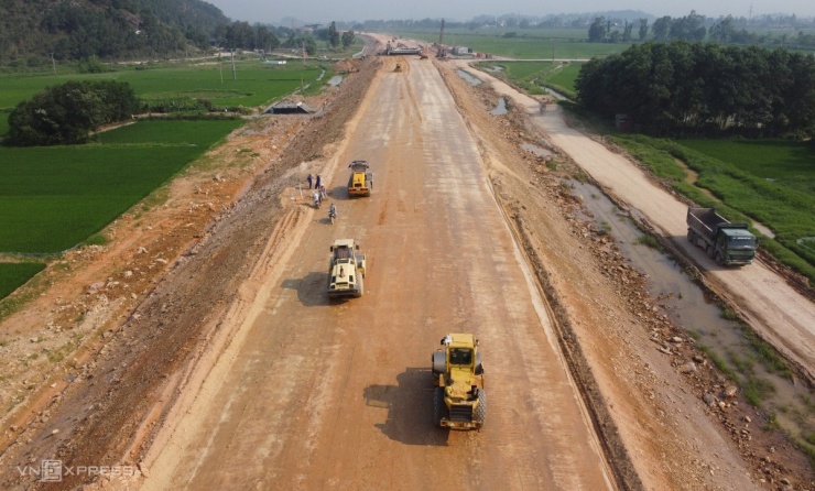 Cao tốc Diễn Châu - Bãi Vọt gần một tháng trước ngày thông xe - 11