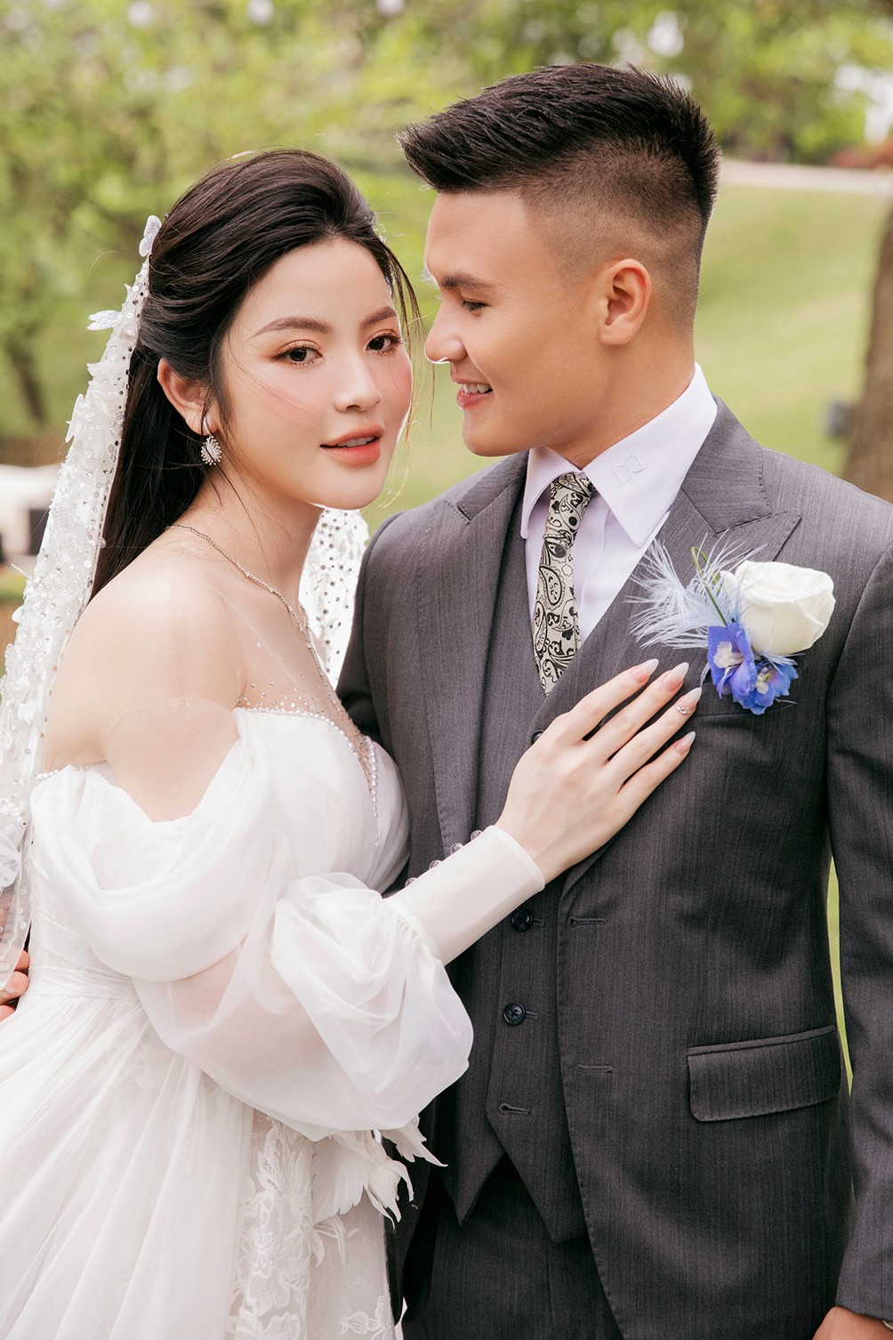 Đám cưới Quang Hải - Chu Thanh Huyền: Cô dâu thay 2 váy cưới, chú rể bảnh bao, lịch lãm - 9