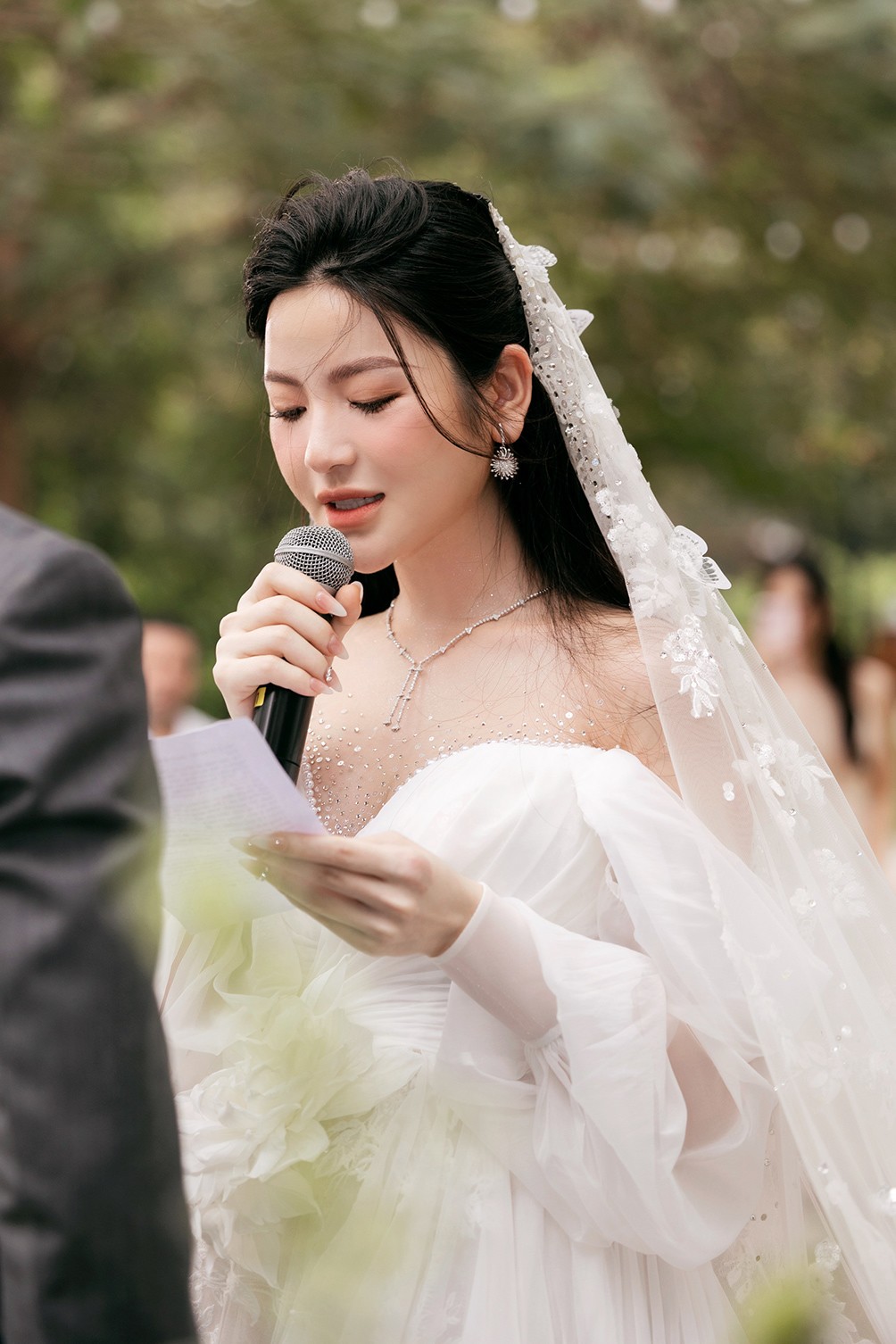 Đám cưới Quang Hải - Chu Thanh Huyền: Cô dâu thay 2 váy cưới, chú rể bảnh bao, lịch lãm - 15
