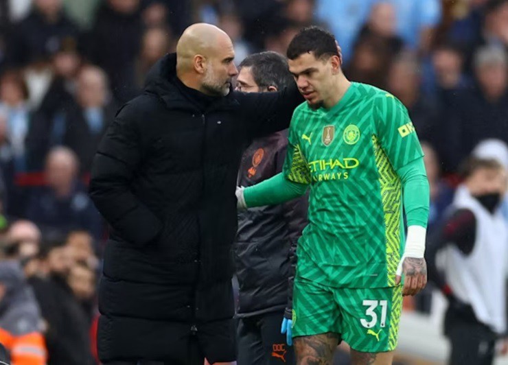 Ederson trở lại&nbsp;sẽ mang đến sự&nbsp;yên tâm cho khung thành&nbsp;Man City