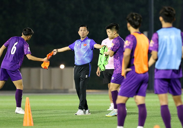 HLV Hoàng Anh Tuấn cho biết ông sẽ tận dụng trận đấu với U23 Jordan để tạo cơ hội ra sân cho tối đa các cầu thủ, từ đó sẽ đánh giá rõ nét hơn về phong độ của toàn đội trước khi quyết định chốt lại danh sách chính thức 23 cầu thủ U23 Việt Nam tại cuộc họp kỹ thuật vào ngày 16/4.