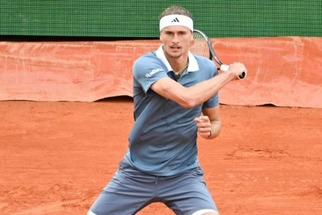 Monte Carlo ngày 3: Zverev đi tiếp, đối thủ của Djokovic lộ diện