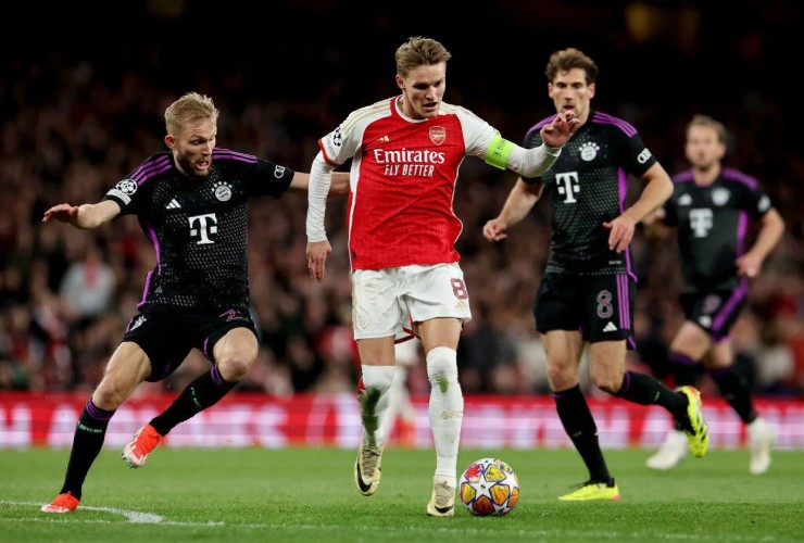 Arsenal vất vả cầm hòa Bayern Munich trên sân nhà