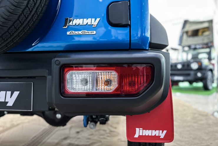 Suzuki Jimny ra mắt thị trường Việt Nam, giá bán từ 789 triệu đồng - 8