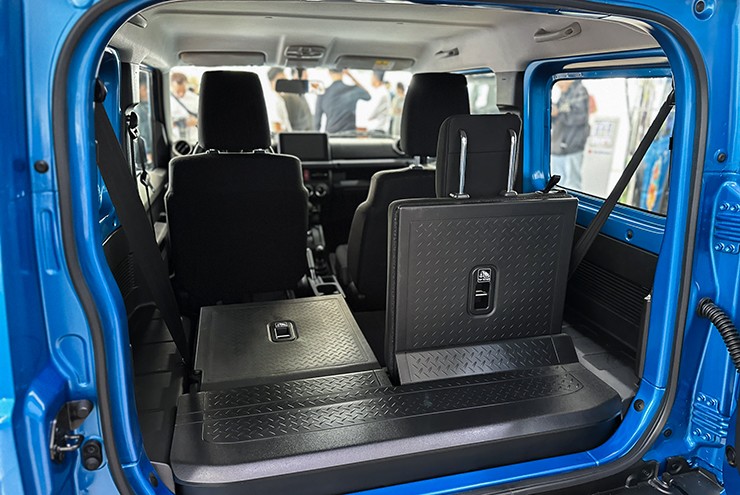 Suzuki Jimny ra mắt thị trường Việt Nam, giá bán từ 789 triệu đồng - 11