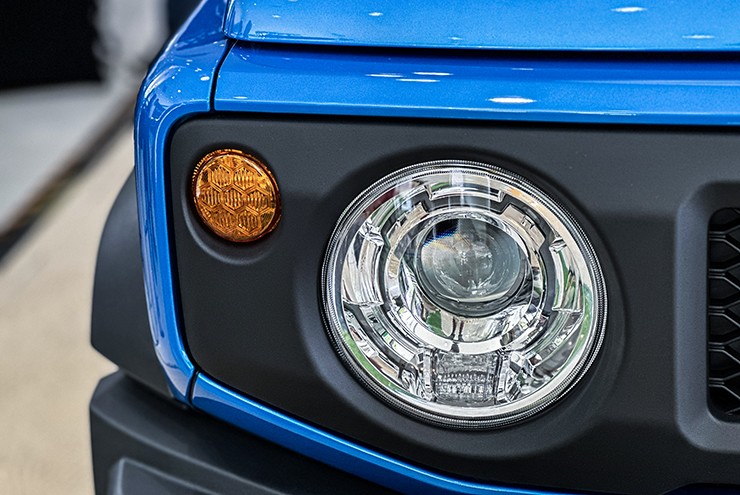 Suzuki Jimny ra mắt thị trường Việt Nam, giá bán từ 789 triệu đồng - 10