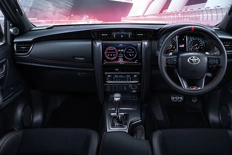 Đây là chiếc Toyota Fortuner hiệu suất cao vừa ra mắt, giá 1,3 tỷ đồng - 4