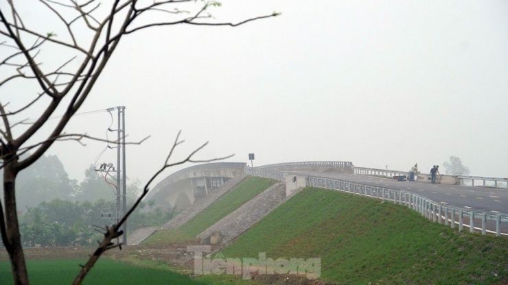 Tuyến đường có tổng chiều dài 4,2km bao gồm 1 tuyến chính và 2 tuyến nhánh.