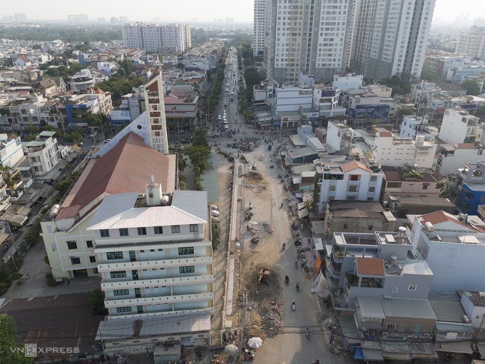 Công trường dự án mở rộng đường Tạ Quang Bửu, phường 4, quận 8, chiều 10/4. Ảnh: Gia Minh
