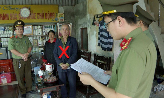 Cơ quan chức năng tóng đạt lệnh bắt tạm giam đối với Phạm Văn Yên