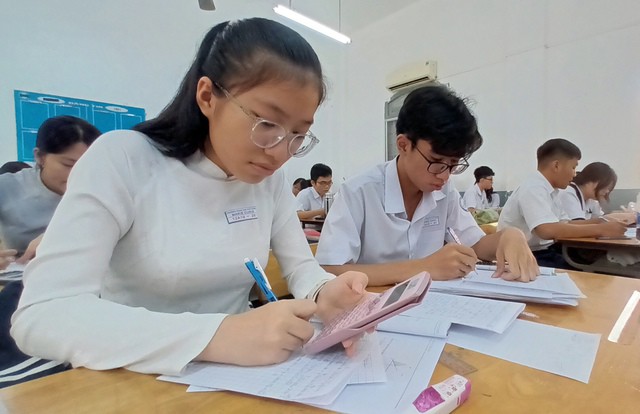 Sắp tới (24/4), hàng triệu phụ huynh và học sinh cần lưu ý về thời gian thử đăng ký thi tốt nghiệp THPT