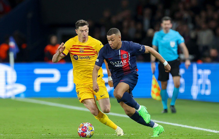 Mbappe bất lực trước Barcelona của&nbsp;Lewandowski