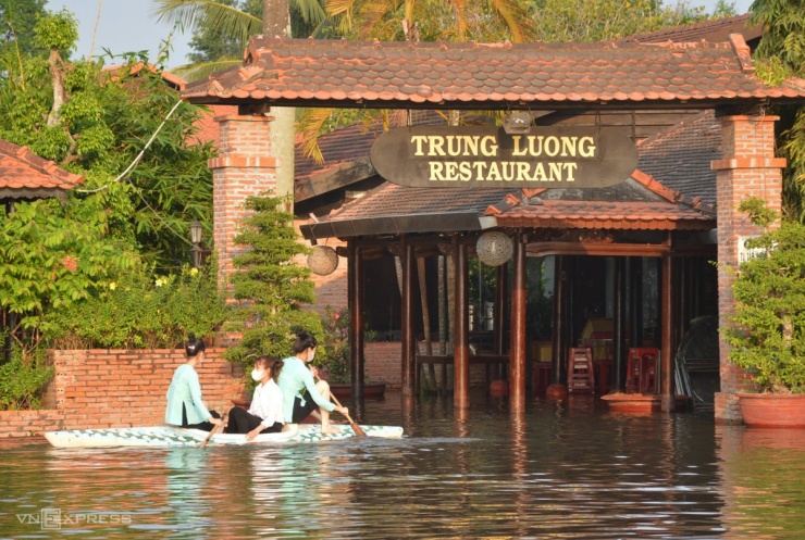 Người dân Mỹ Tho sống trong triều cường - 2